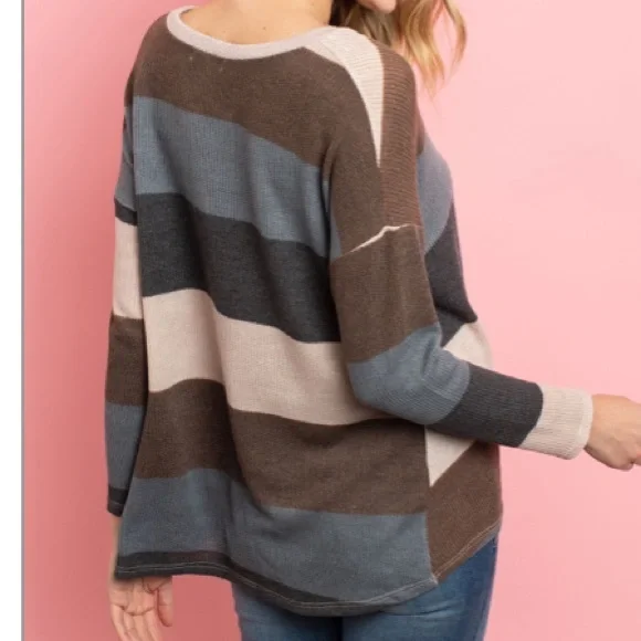 Color Block, Twist Front Tunic Top - Picture 7 of 7